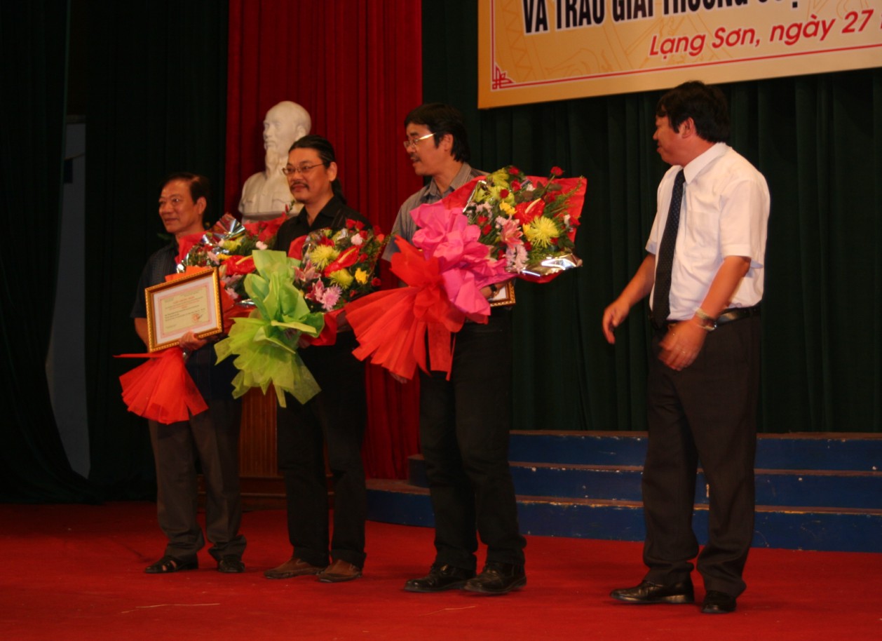 Tác giả Trần Hoài Đức (Hoaidesign) nhận Giải Nhất Logo Tỉnh Lạng Sơn